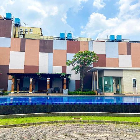 Aloha Guest House - 1 Male Only Tangerang Esterno foto