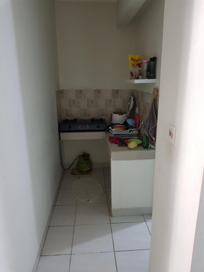 Aloha Guest House - 1 Male Only Tangerang Esterno foto