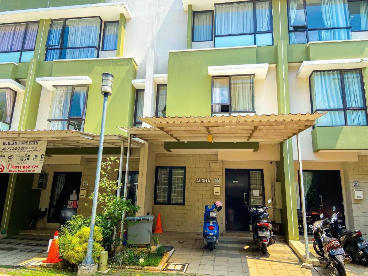 Aloha Guest House - 1 Male Only Tangerang Esterno foto
