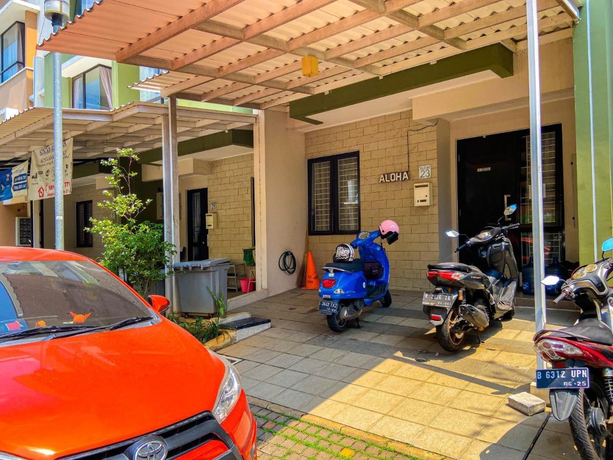 Aloha Guest House - 1 Male Only Tangerang Esterno foto