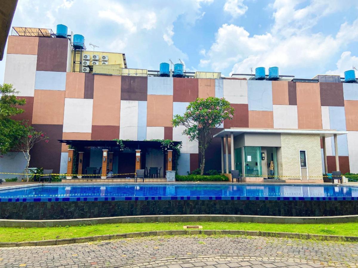 Aloha Guest House - 1 Male Only Tangerang Esterno foto