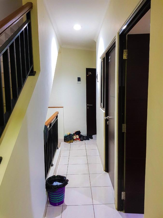 Aloha Guest House - 1 Male Only Tangerang Esterno foto